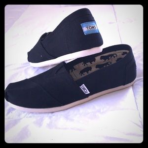 Toms Classic Black Canvas Shoes